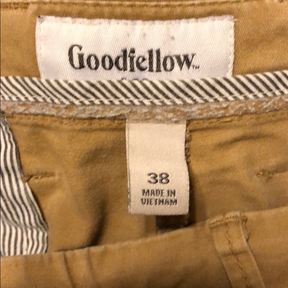 Men’s Goodfellow Shorts - Picture 2 of 4